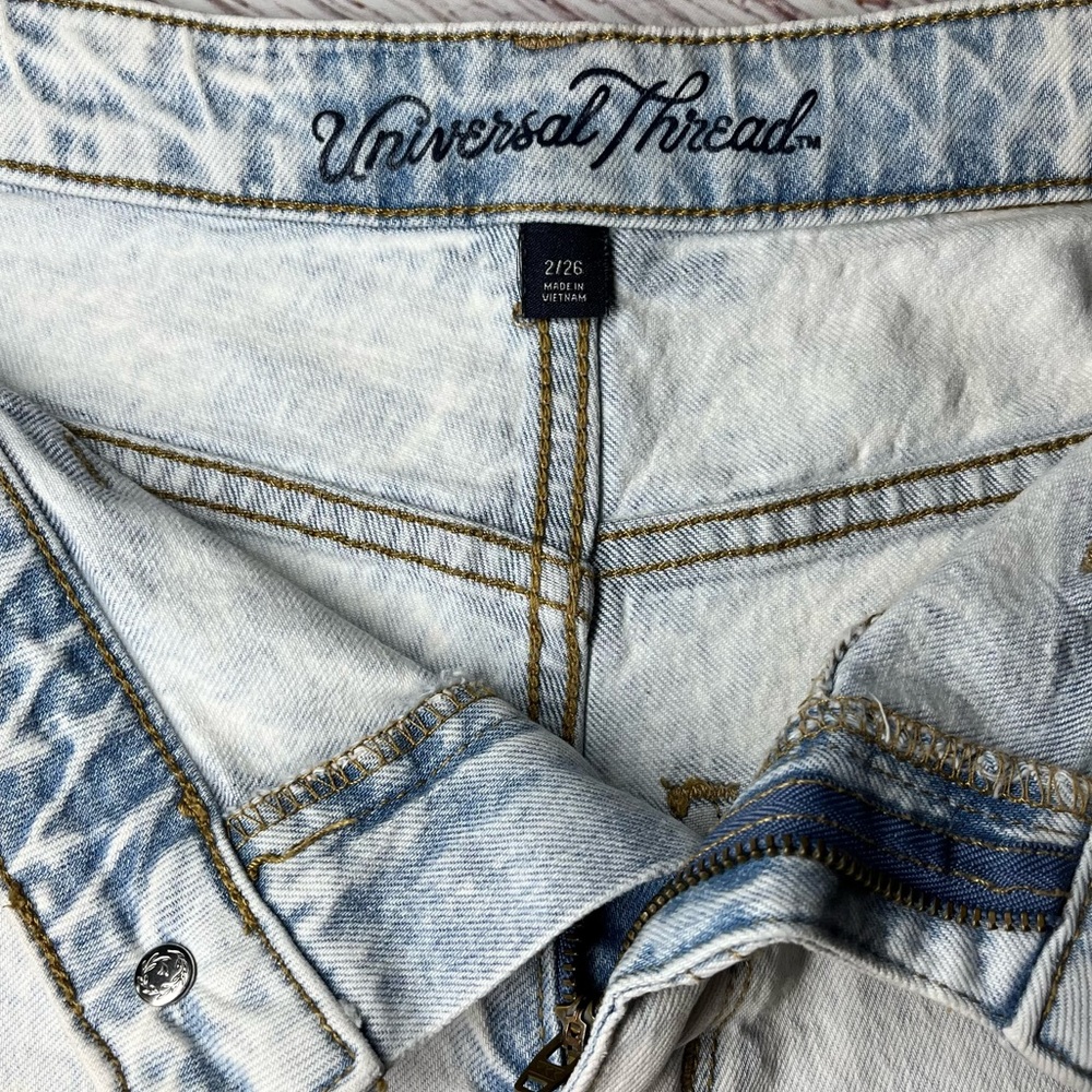 Universal Thread High Rise Denim Shorts - Picture 4 of 6